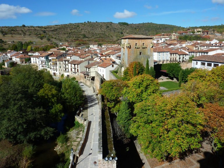 covarrubias016013.jpg