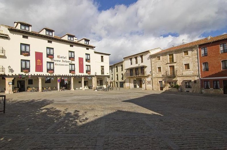 covarrubias017014.jpg